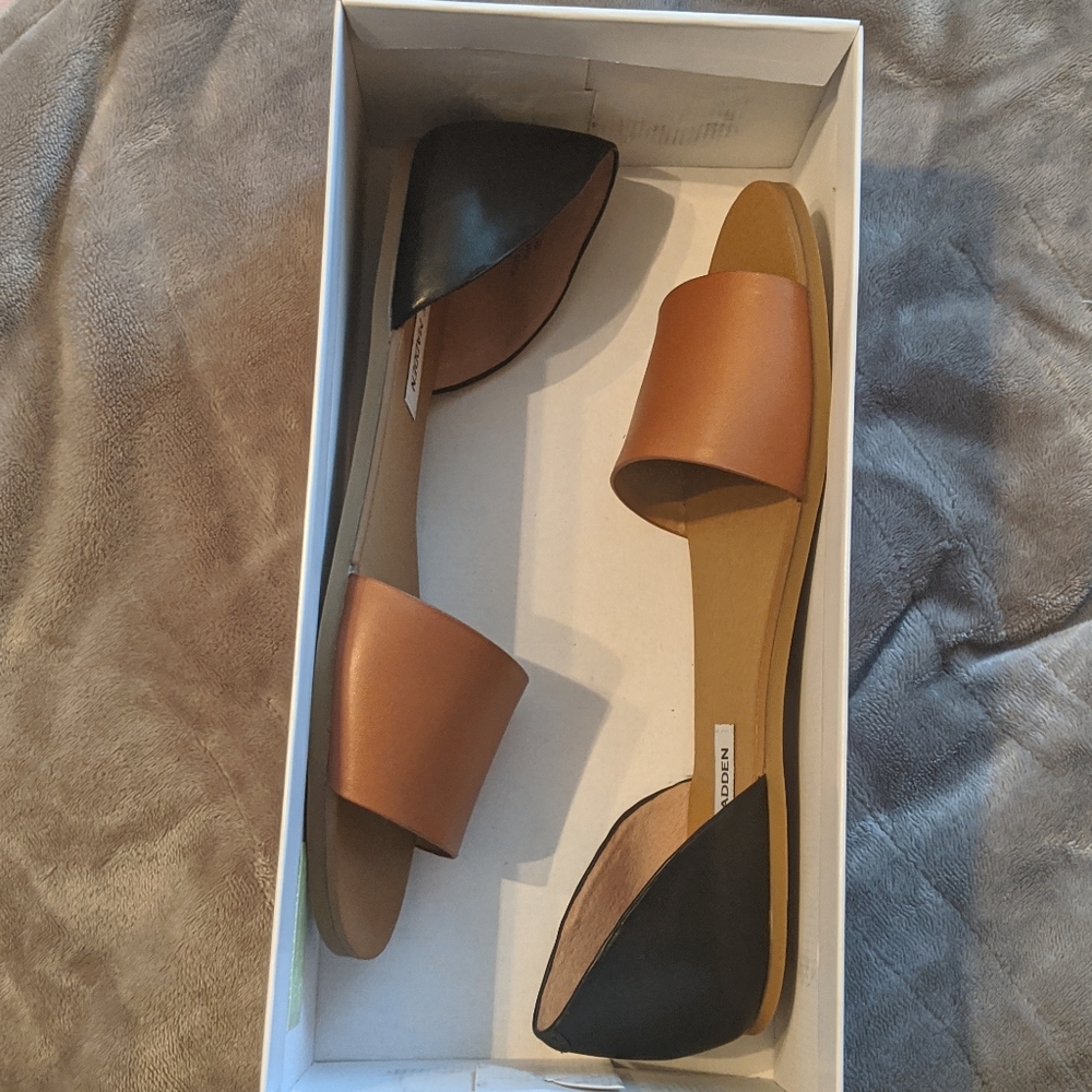 Steve Madden Black / Cognac Sidestep Sandals shoes